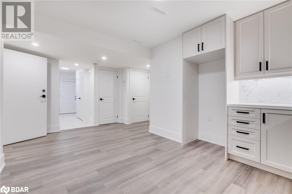 












1077 FOURTH Street Unit# Bsmt

,
Mississauga,




Ontario
L5E1K4

