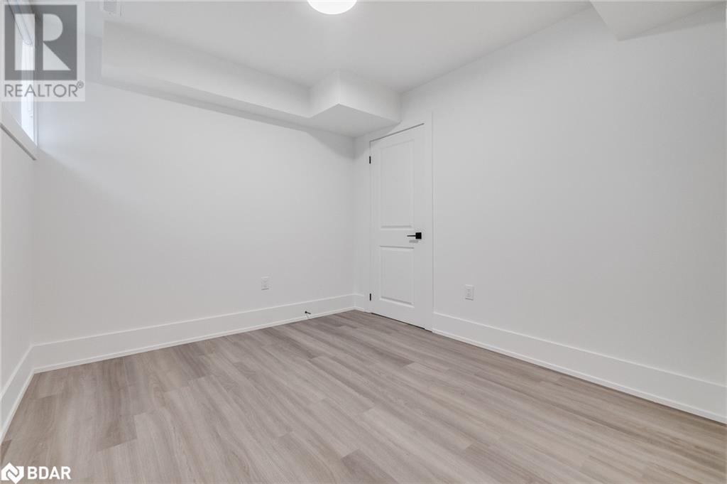 












1077 FOURTH Street Unit# Bsmt

,
Mississauga,




Ontario
L5E1K4


