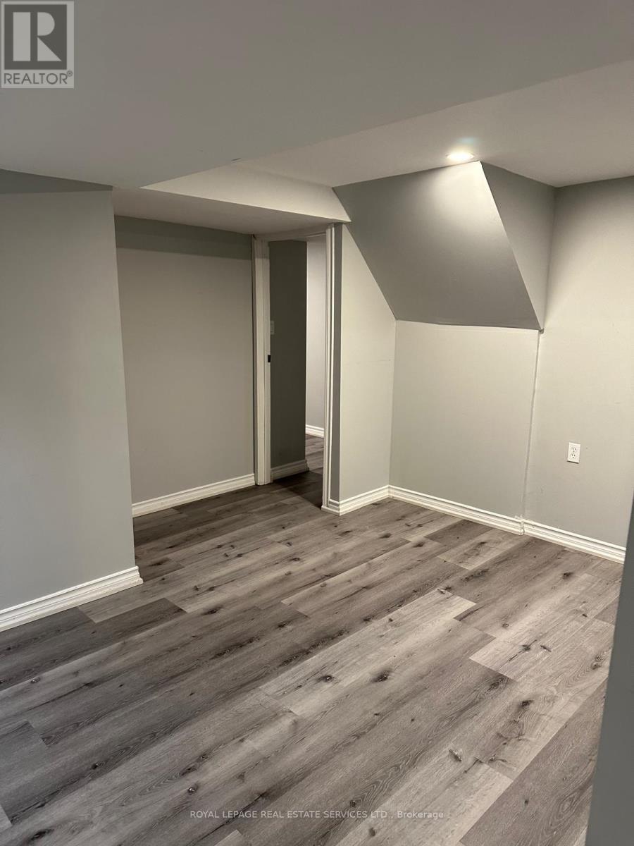 












LOWER - 665 COWAN CIRCLE

,
Pickering,




Ontario
L1W3K6

