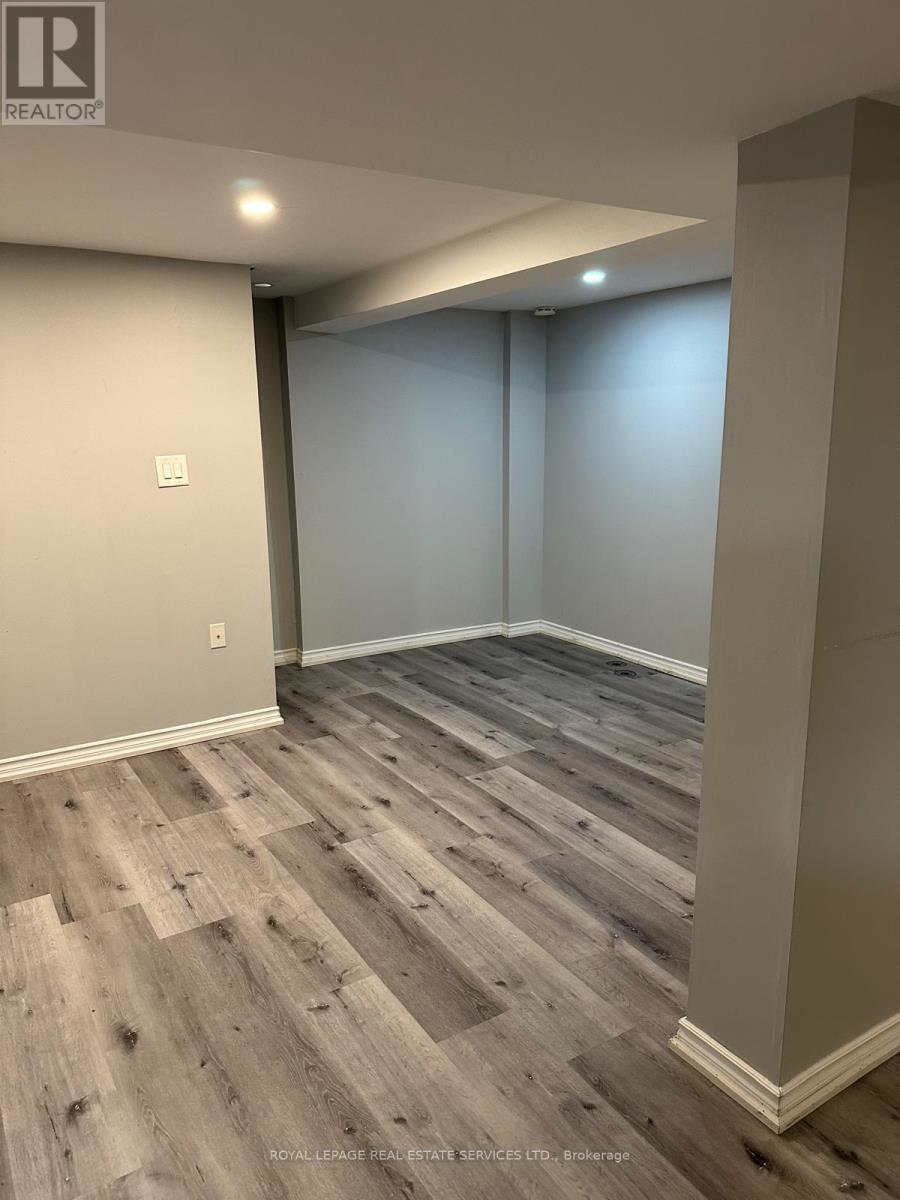 












LOWER - 665 COWAN CIRCLE

,
Pickering,




Ontario
L1W3K6


