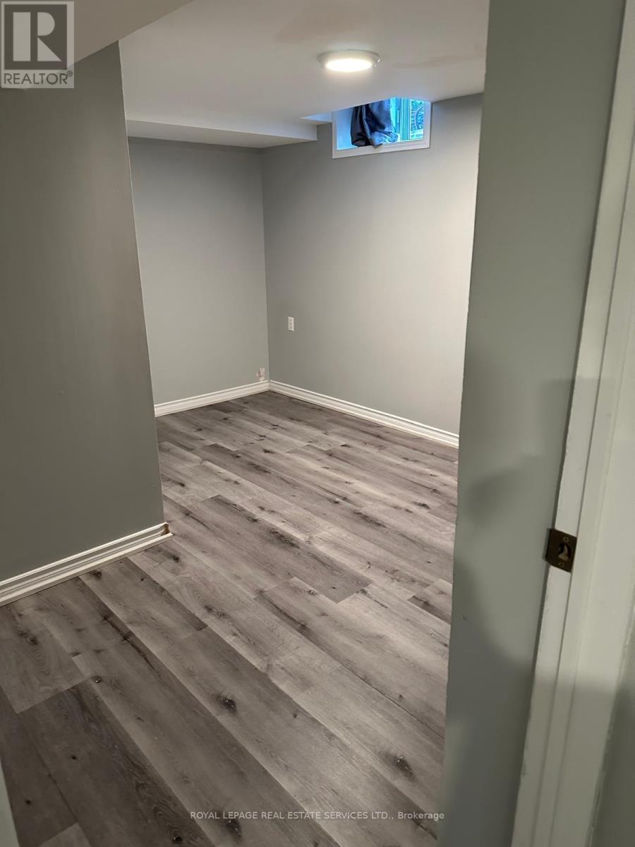 












LOWER - 665 COWAN CIRCLE

,
Pickering,




Ontario
L1W3K6

