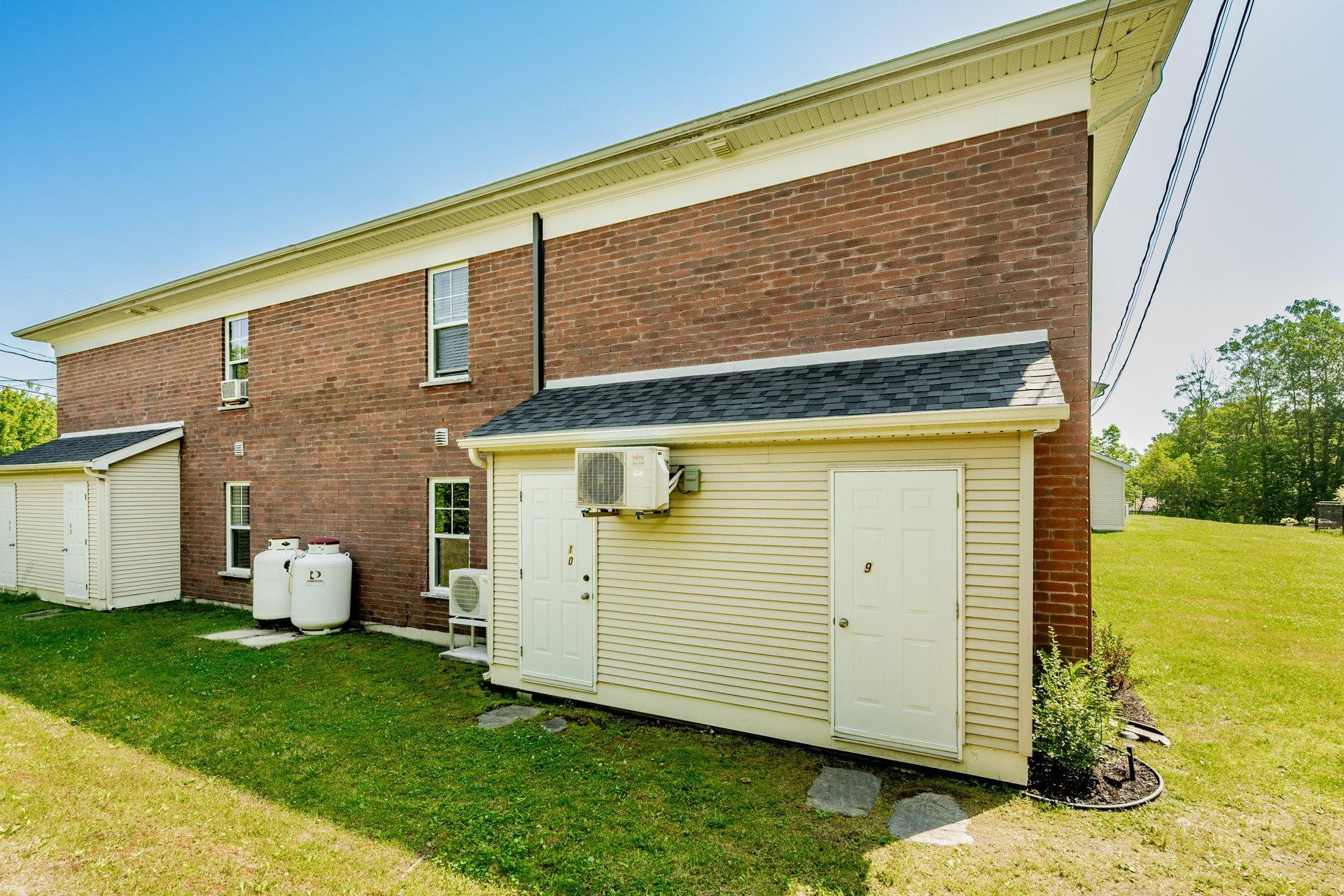 









360


Rue Langlois

,
Magog,




QC
J1X5L1

