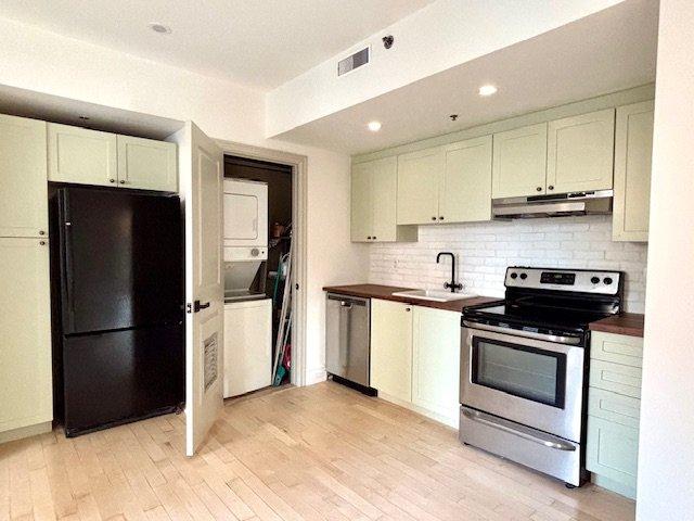 









65


Boul. René-Lévesque E.

, 302,
Montréal (Ville-Marie),




QC
H2X1N2

