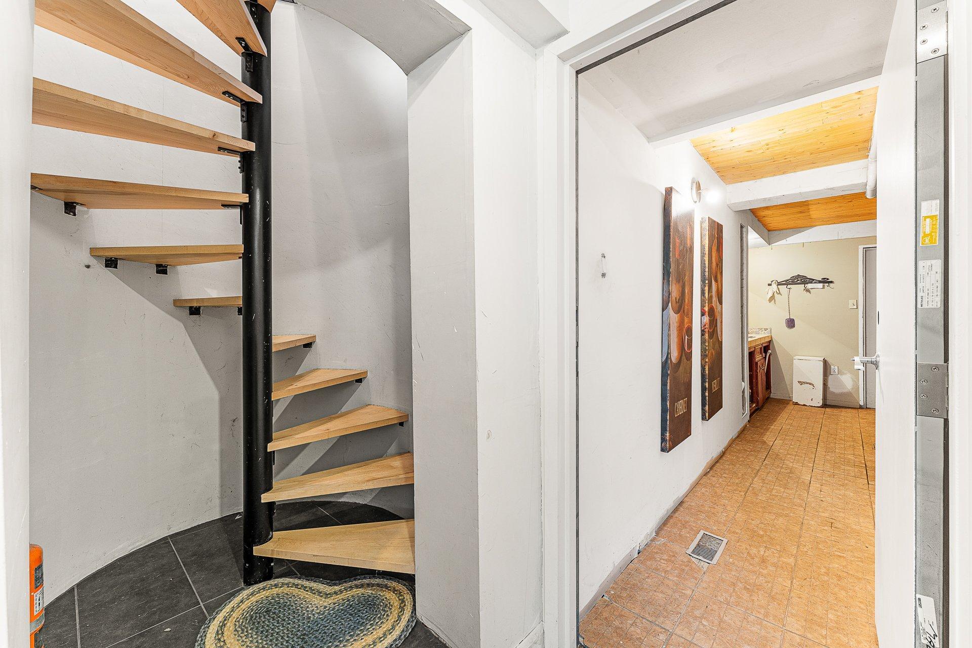 









1233Z

 - 1235Z


Rue du Sud

,
Cowansville,




QC
J2K2Y9

