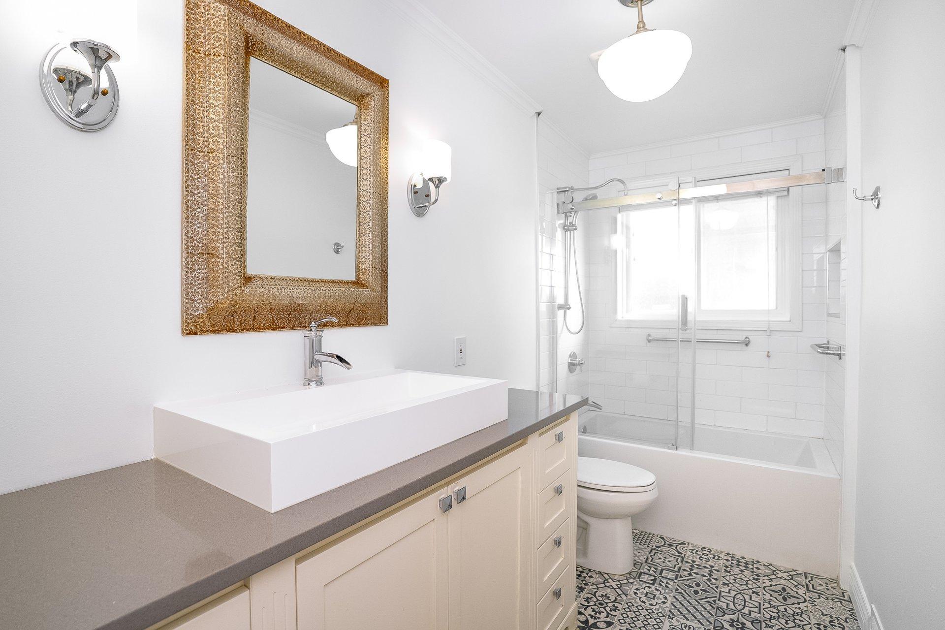 









413


Rue Hampton Court

,
Dollard-des-Ormeaux,




QC
H9G1L1


