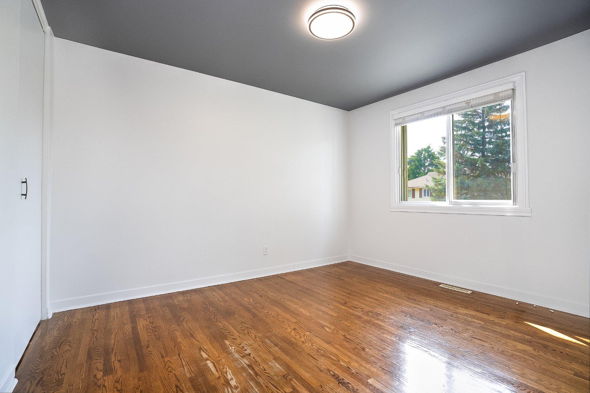 









413


Rue Hampton Court

,
Dollard-des-Ormeaux,




QC
H9G1L1

