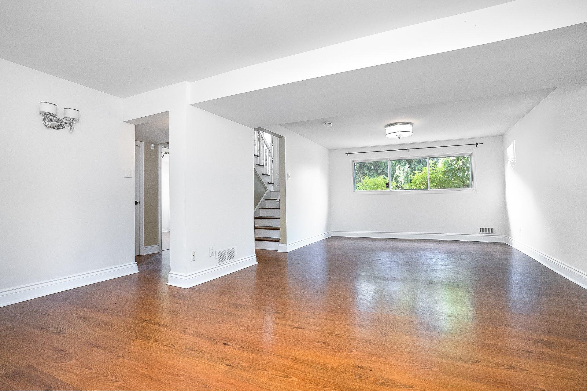 









413


Rue Hampton Court

,
Dollard-des-Ormeaux,




QC
H9G1L1

