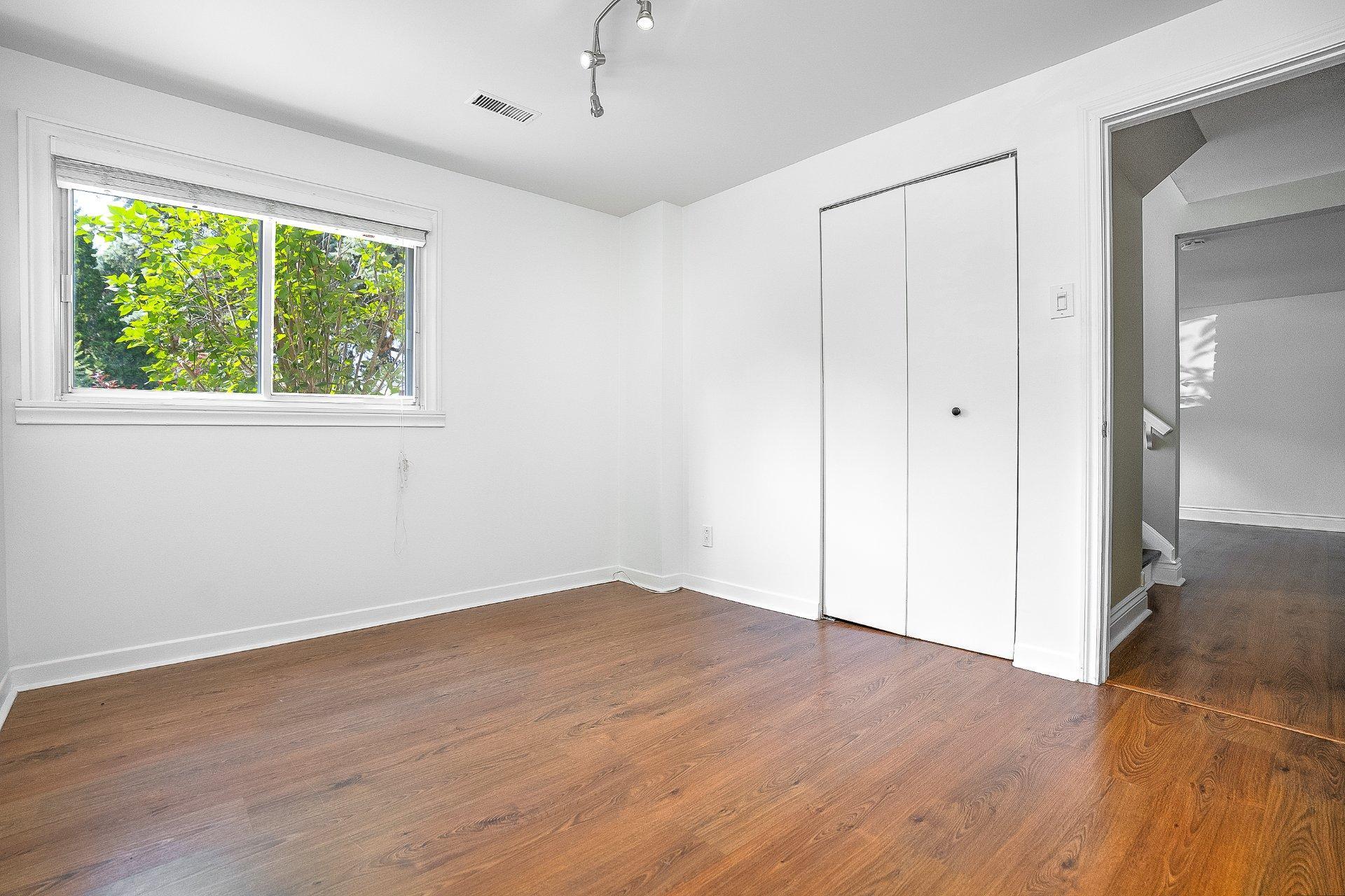 









413


Rue Hampton Court

,
Dollard-des-Ormeaux,




QC
H9G1L1

