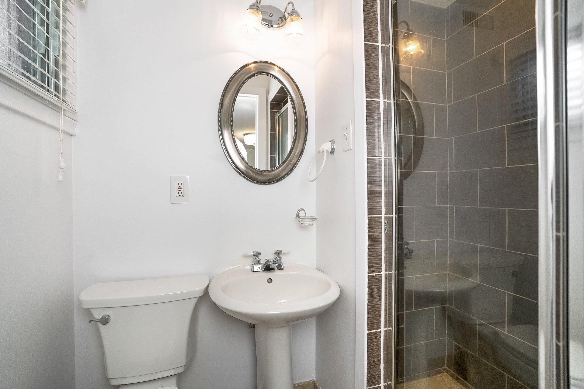 









413


Rue Hampton Court

,
Dollard-des-Ormeaux,




QC
H9G1L1

