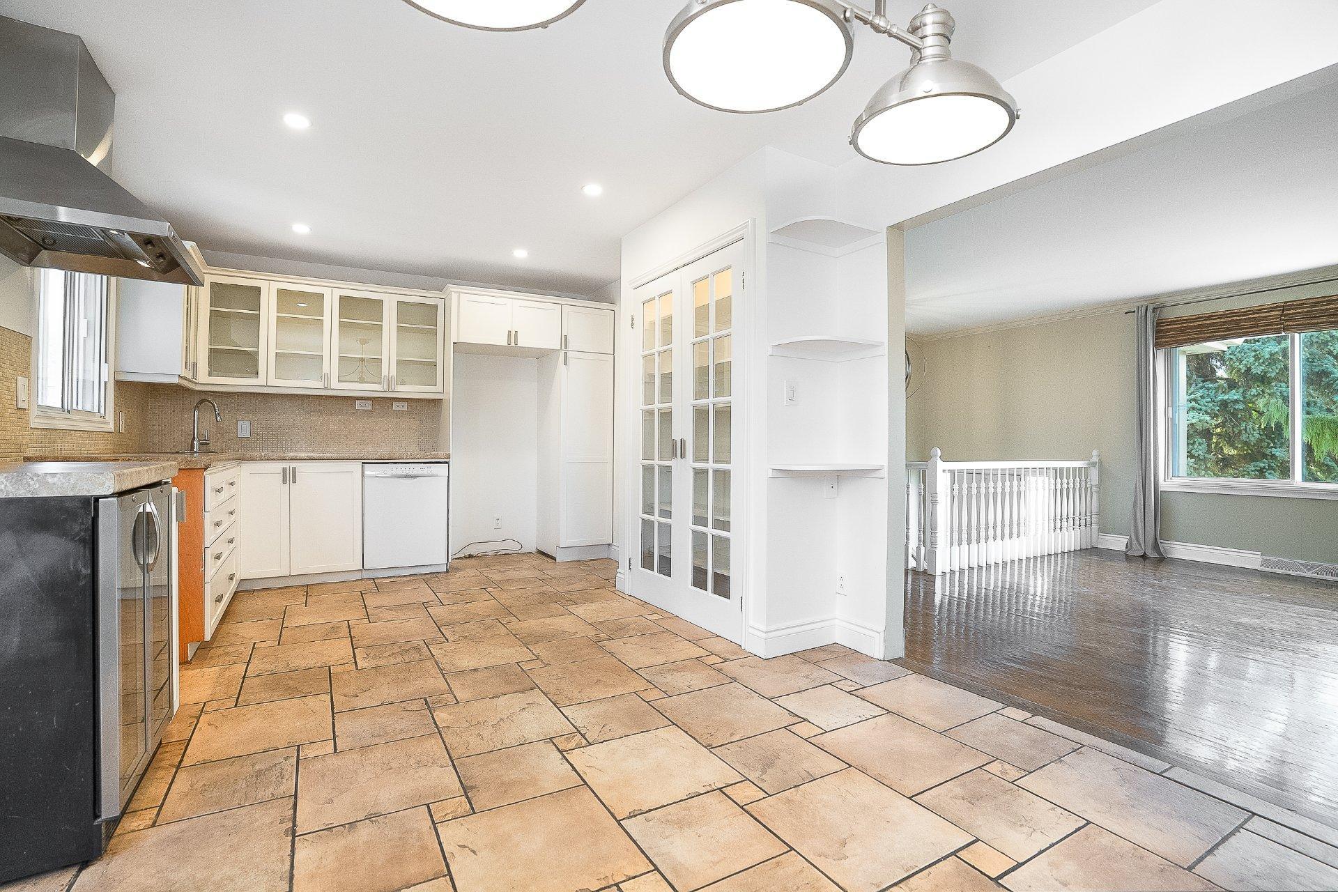 









413


Rue Hampton Court

,
Dollard-des-Ormeaux,




QC
H9G1L1

