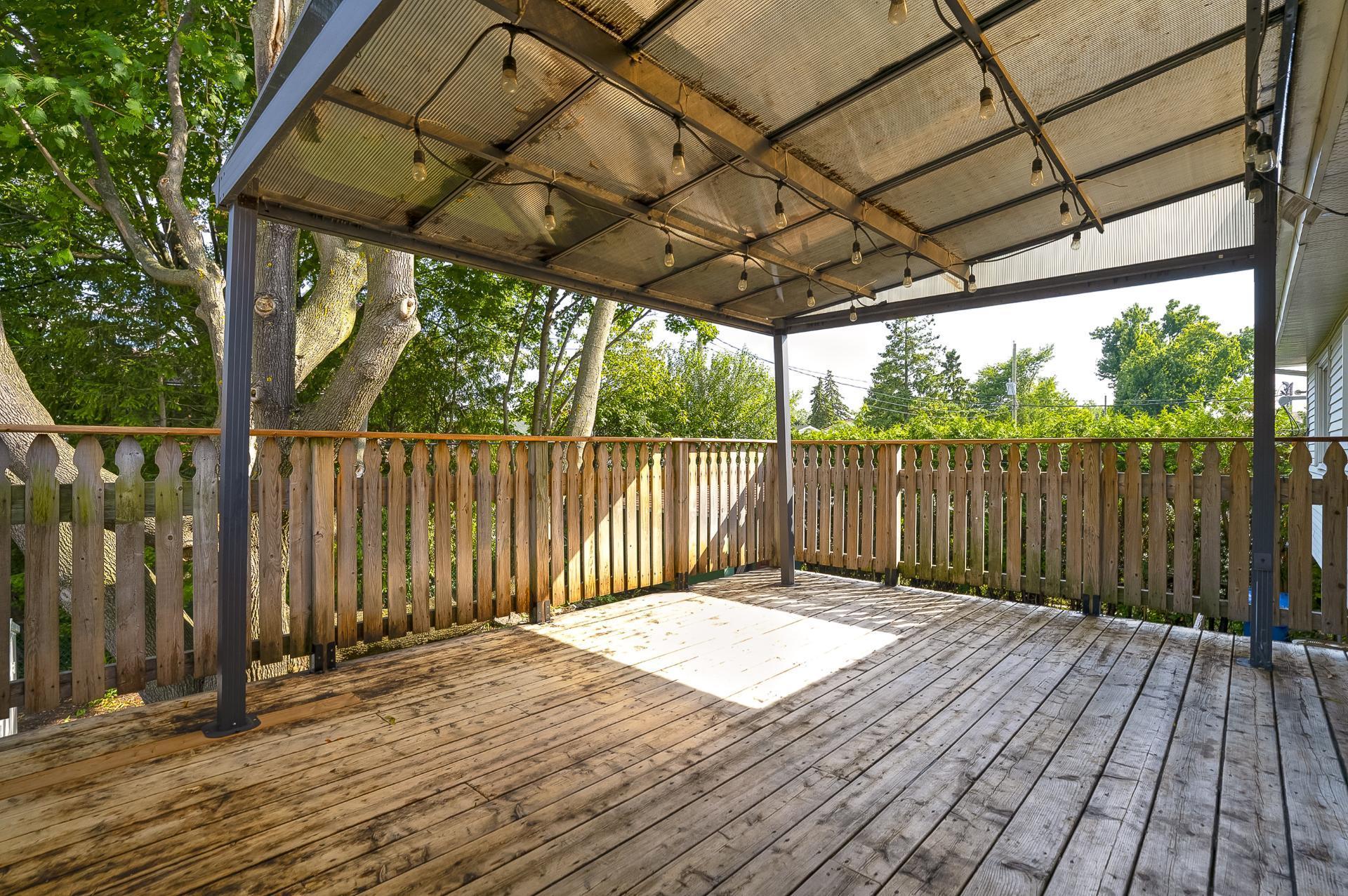 









413


Rue Hampton Court

,
Dollard-des-Ormeaux,




QC
H9G1L1

