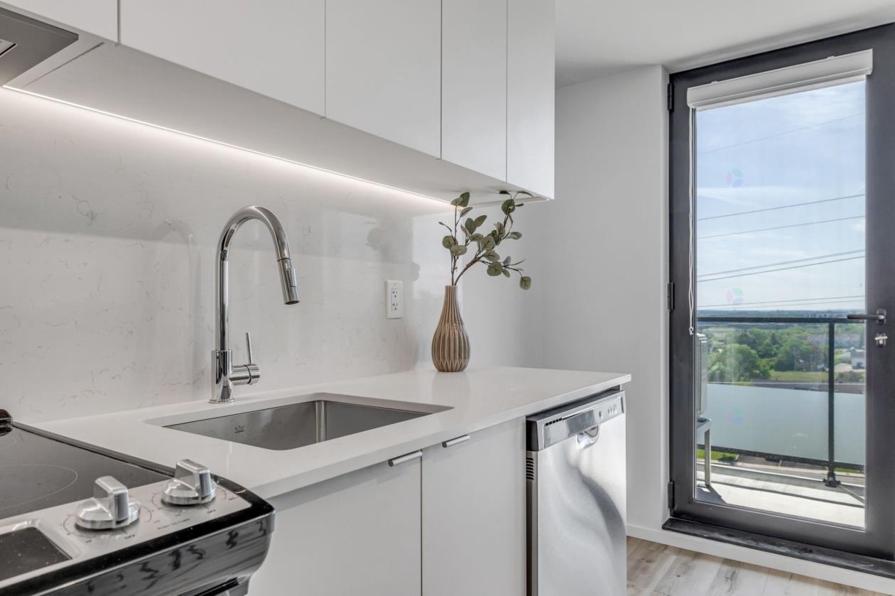 









7985


Rue des Métis

, 412,
Québec (Les Rivières),




QC
G2K1V3

