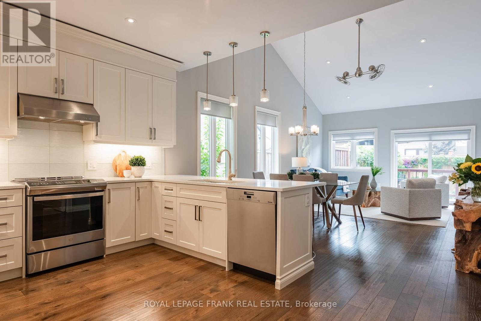 












4098 TWENTY THIRD STREET

,
Lincoln (Lincoln-Jordan/Vineland),




Ontario
L0R2C0

