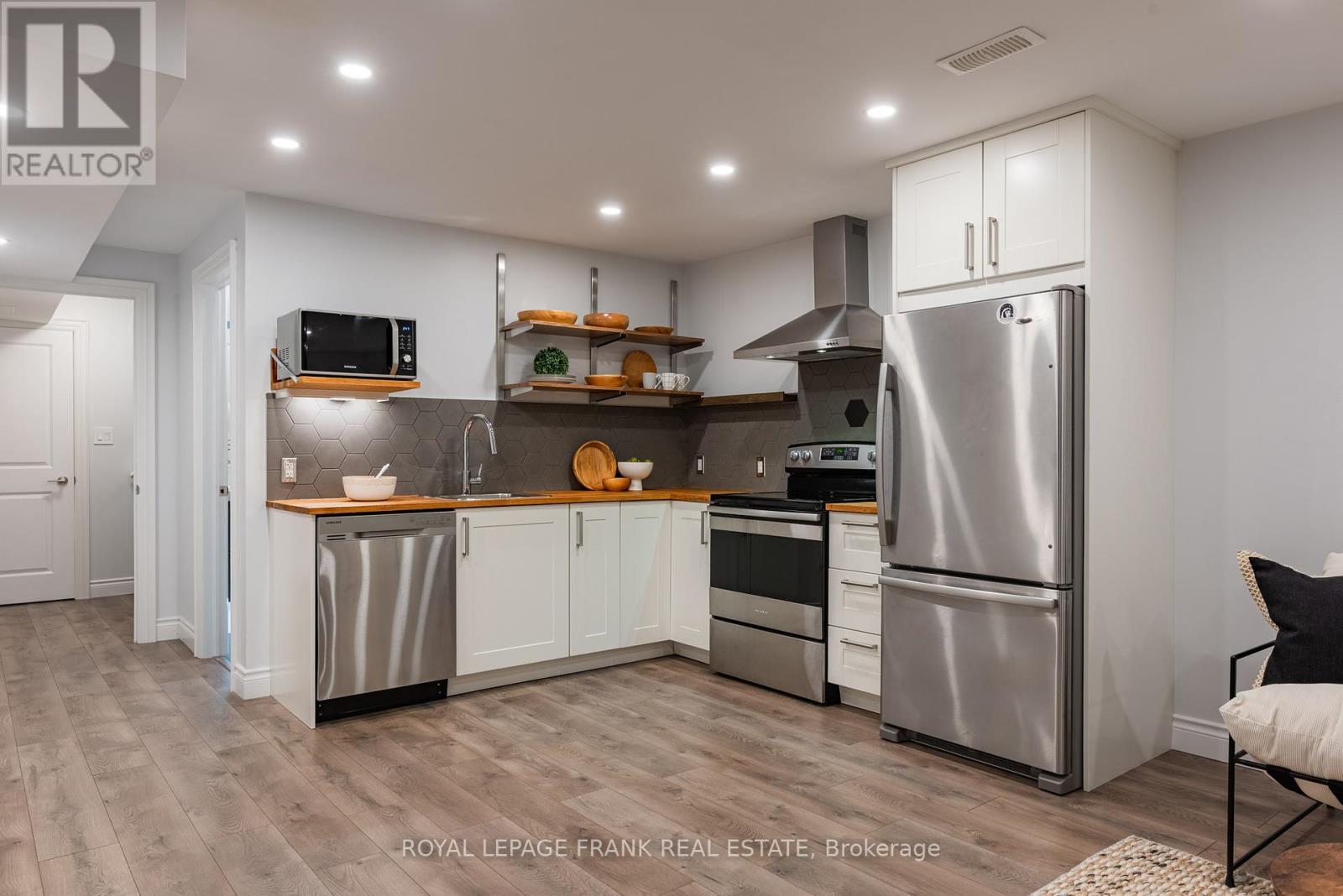 












4098 TWENTY THIRD STREET

,
Lincoln (Lincoln-Jordan/Vineland),




Ontario
L0R2C0

