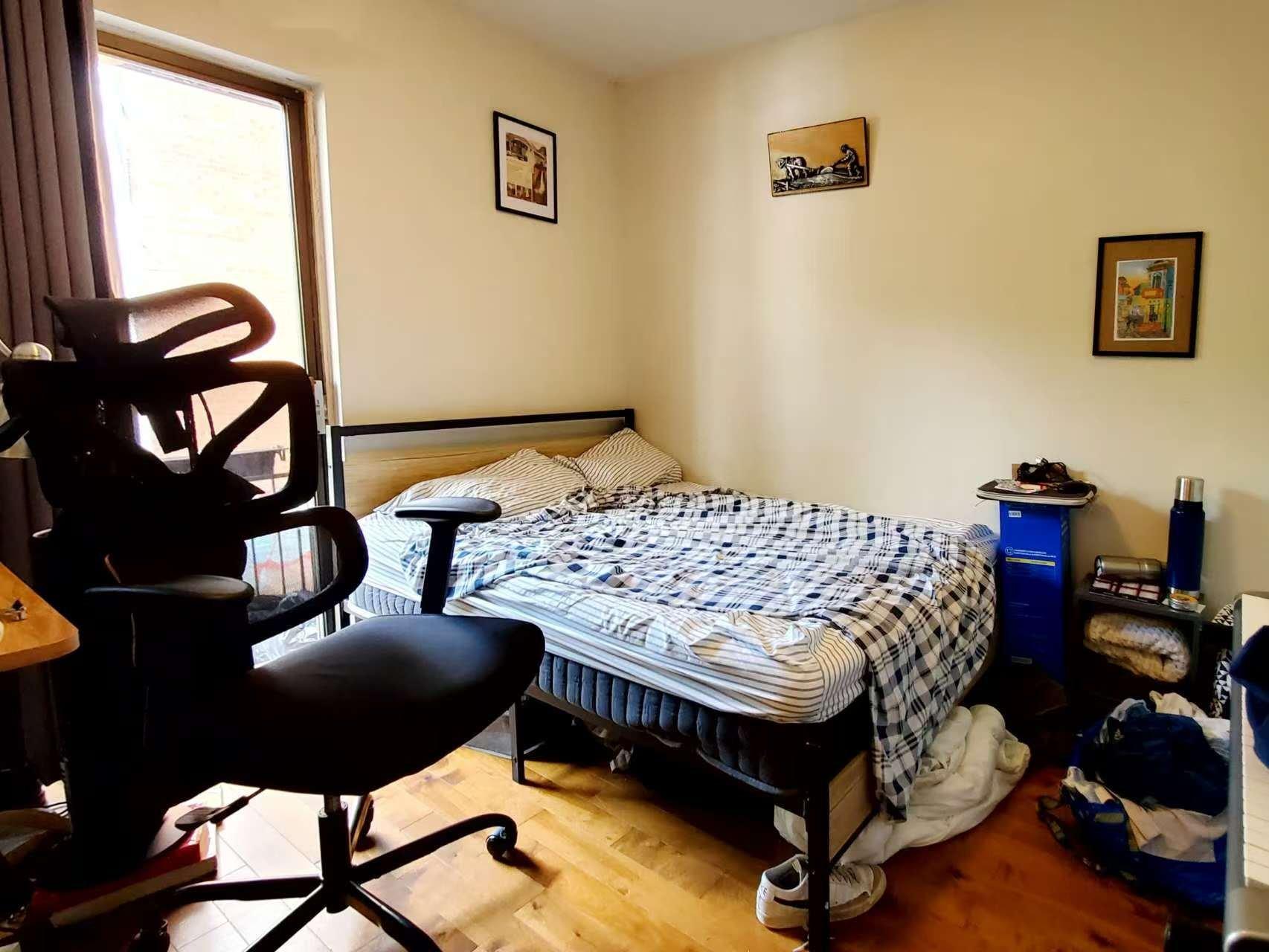 









3554


Rue St-Dominique

,
Montréal (Le Plateau-Mont-Royal),




QC
H2X2X4

