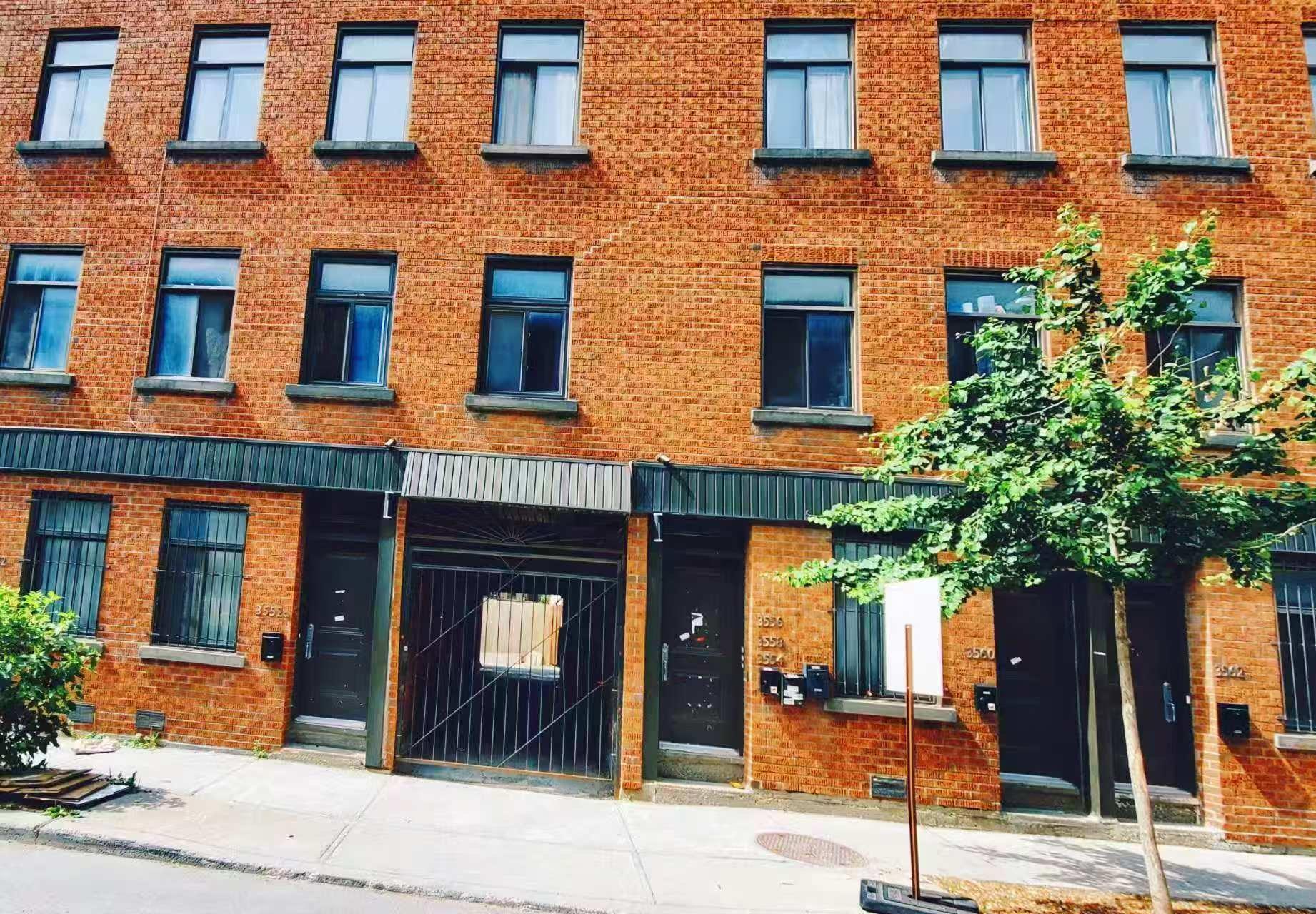 









3554


Rue St-Dominique

,
Montréal (Le Plateau-Mont-Royal),




QC
H2X2X4

