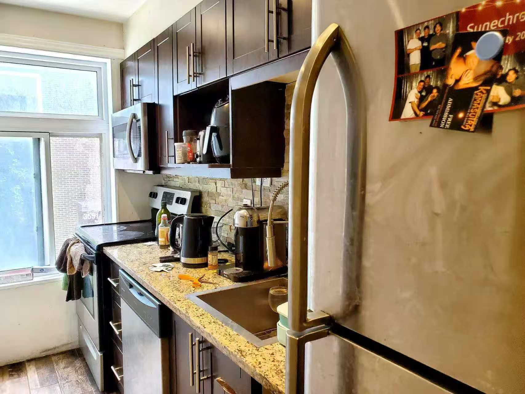 









3554


Rue St-Dominique

,
Montréal (Le Plateau-Mont-Royal),




QC
H2X2X4

