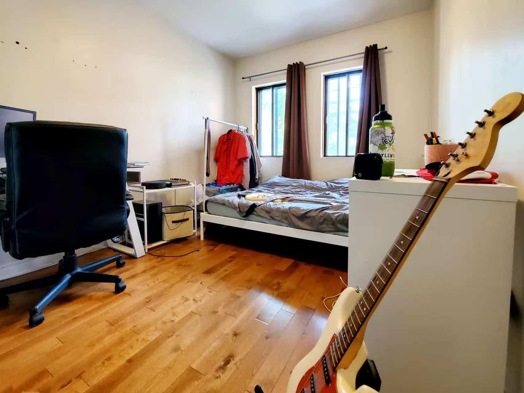 









3554


Rue St-Dominique

,
Montréal (Le Plateau-Mont-Royal),




QC
H2X2X4

