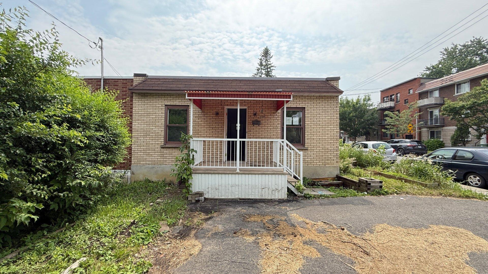 









4550


Rue St-Zotique E.

,
Montréal (Rosemont/La Petite-Patrie),




QC
H1T1M4

