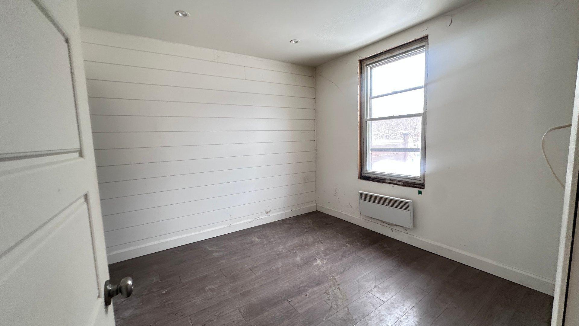 









4550


Rue St-Zotique E.

,
Montréal (Rosemont/La Petite-Patrie),




QC
H1T1M4

