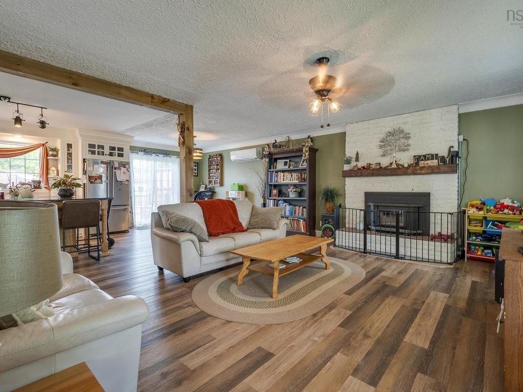 












51 Weir Avenue

,
Stellarton,




NS
B0K 1S0

