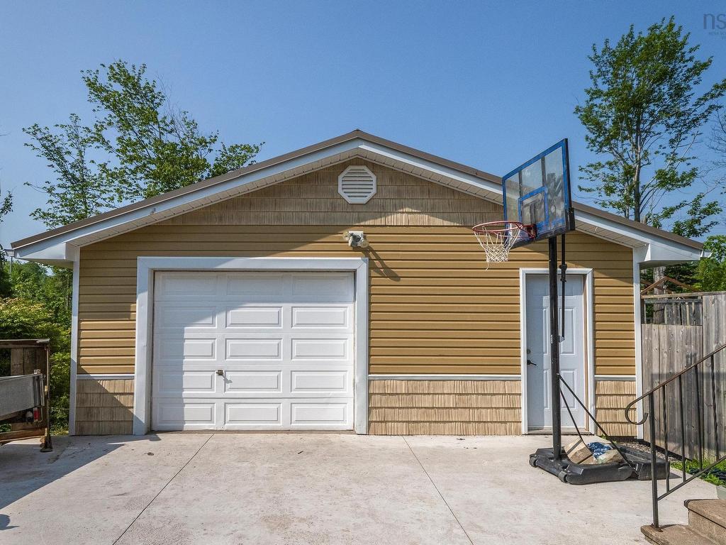 












51 Weir Avenue

,
Stellarton,




NS
B0K 1S0

