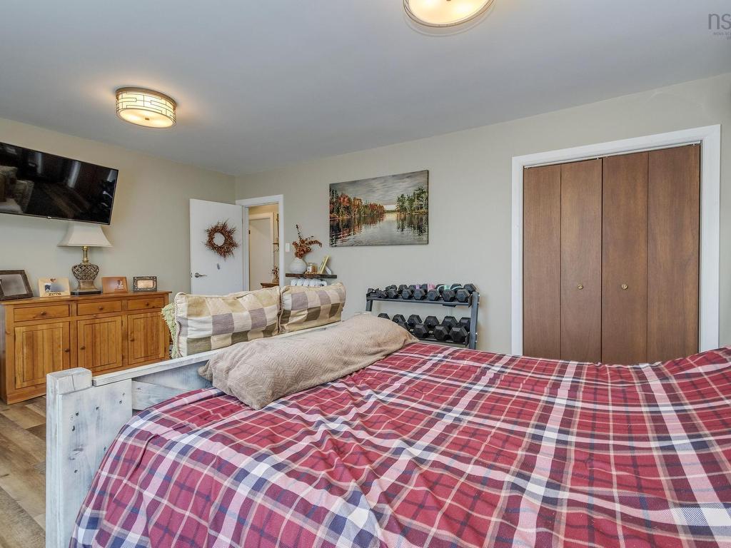 












51 Weir Avenue

,
Stellarton,




NS
B0K 1S0

