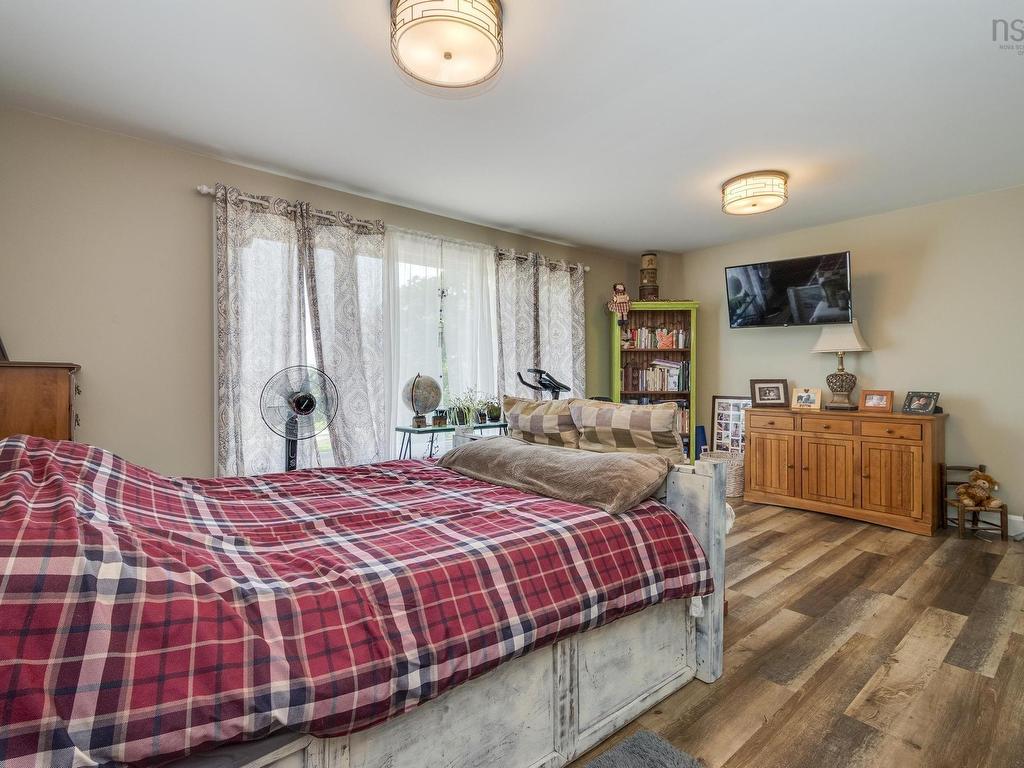 












51 Weir Avenue

,
Stellarton,




NS
B0K 1S0

