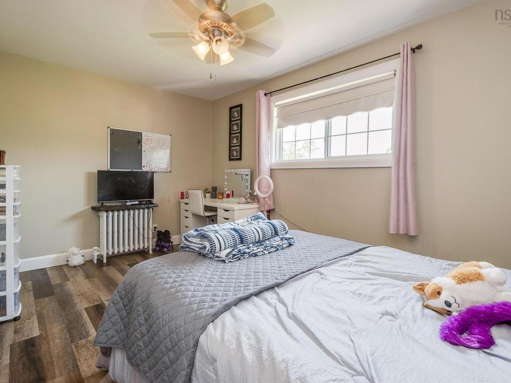 












51 Weir Avenue

,
Stellarton,




NS
B0K 1S0


