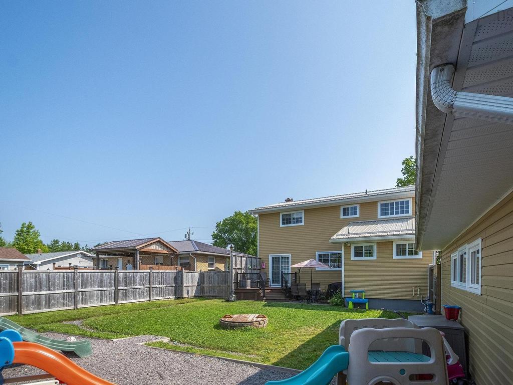 












51 Weir Avenue

,
Stellarton,




NS
B0K 1S0

