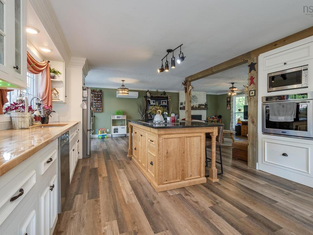 












51 Weir Avenue

,
Stellarton,




NS
B0K 1S0

