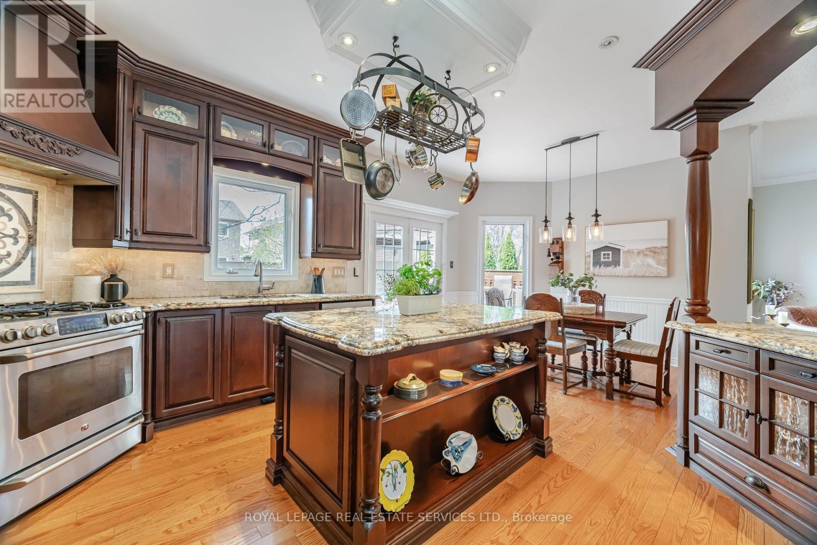 












2097 ARBOURVIEW DRIVE

,
Oakville,




Ontario
L6M3P3

