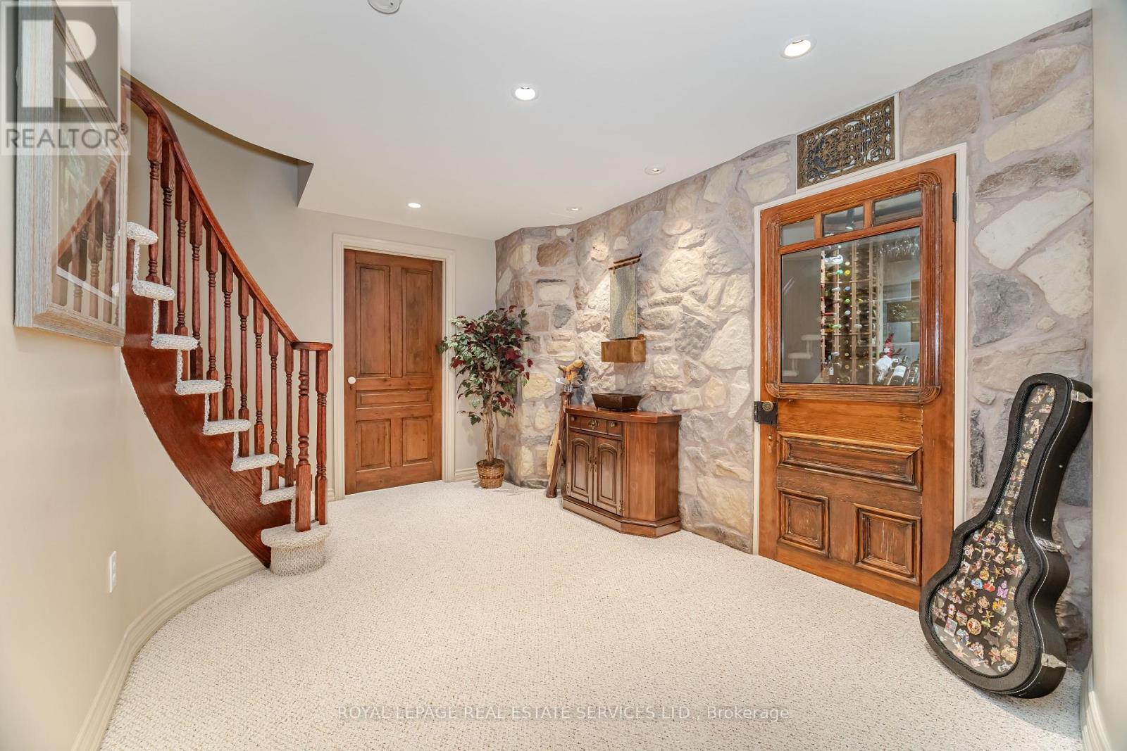 












2097 ARBOURVIEW DRIVE

,
Oakville,




Ontario
L6M3P3

