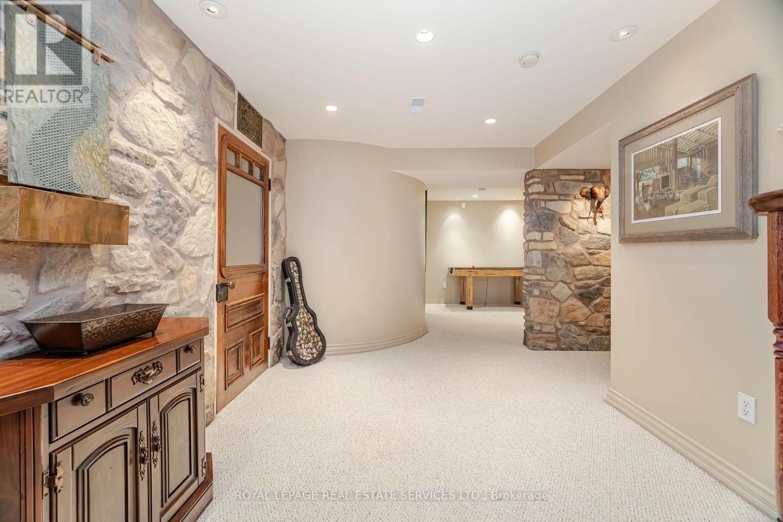 












2097 ARBOURVIEW DRIVE

,
Oakville,




Ontario
L6M3P3

