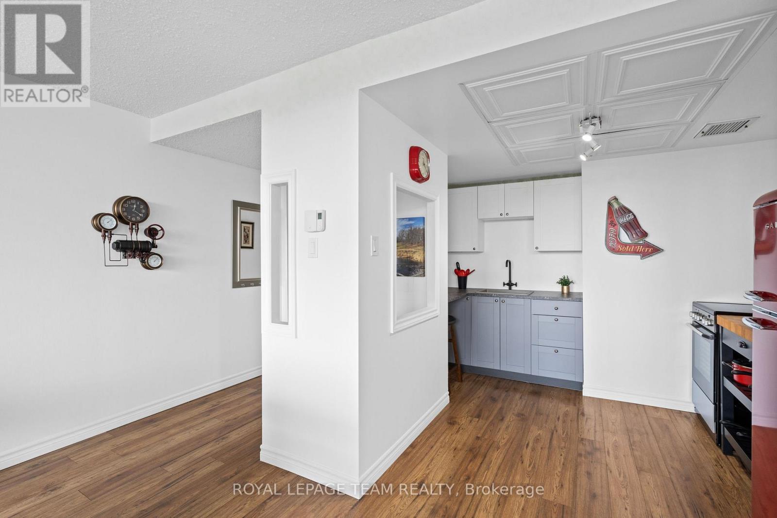 












604 - 530 LAURIER AVENUE W

,
Ottawa,




Ontario
K1R7T1

