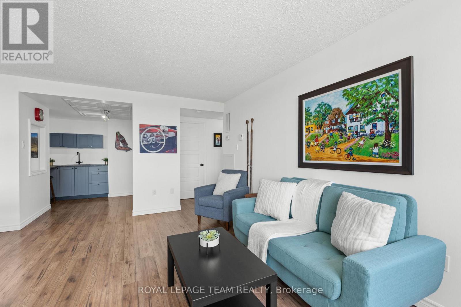 












604 - 530 LAURIER AVENUE W

,
Ottawa,




Ontario
K1R7T1

