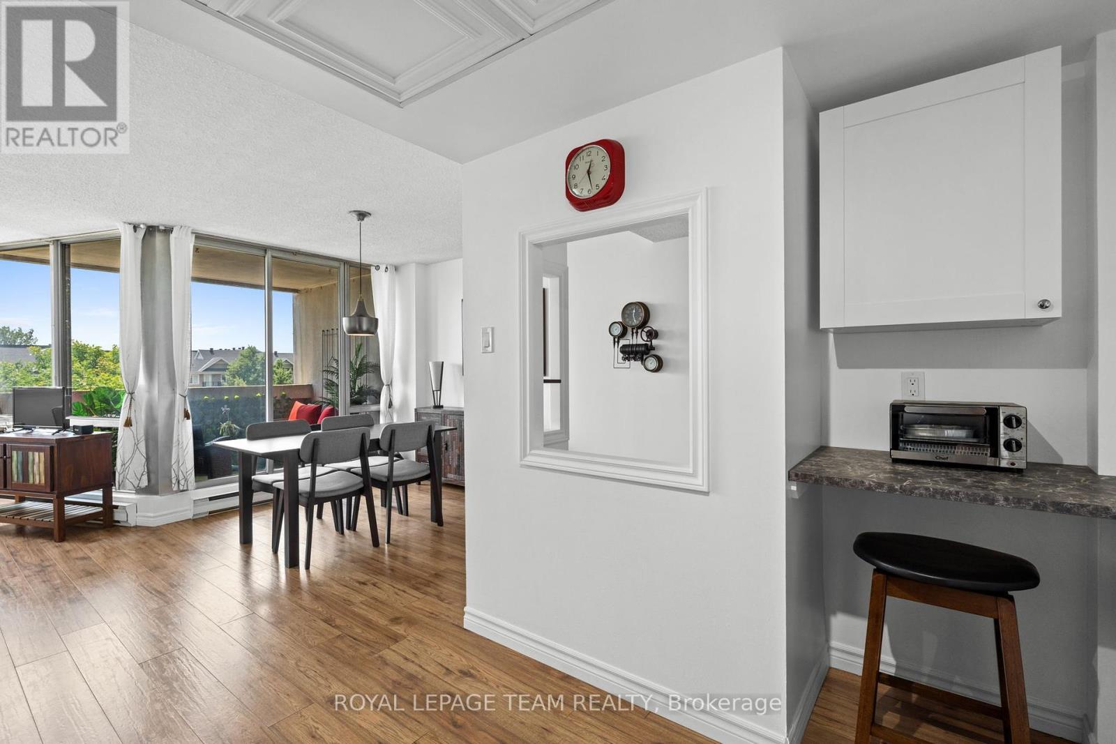 












604 - 530 LAURIER AVENUE W

,
Ottawa,




Ontario
K1R7T1

