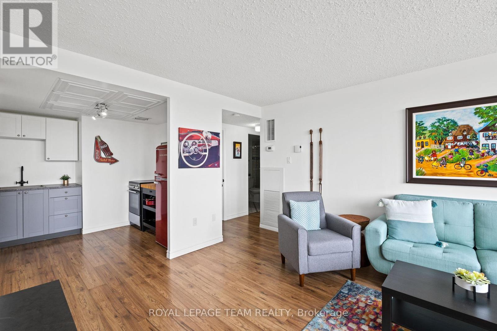 












604 - 530 LAURIER AVENUE W

,
Ottawa,




Ontario
K1R7T1

