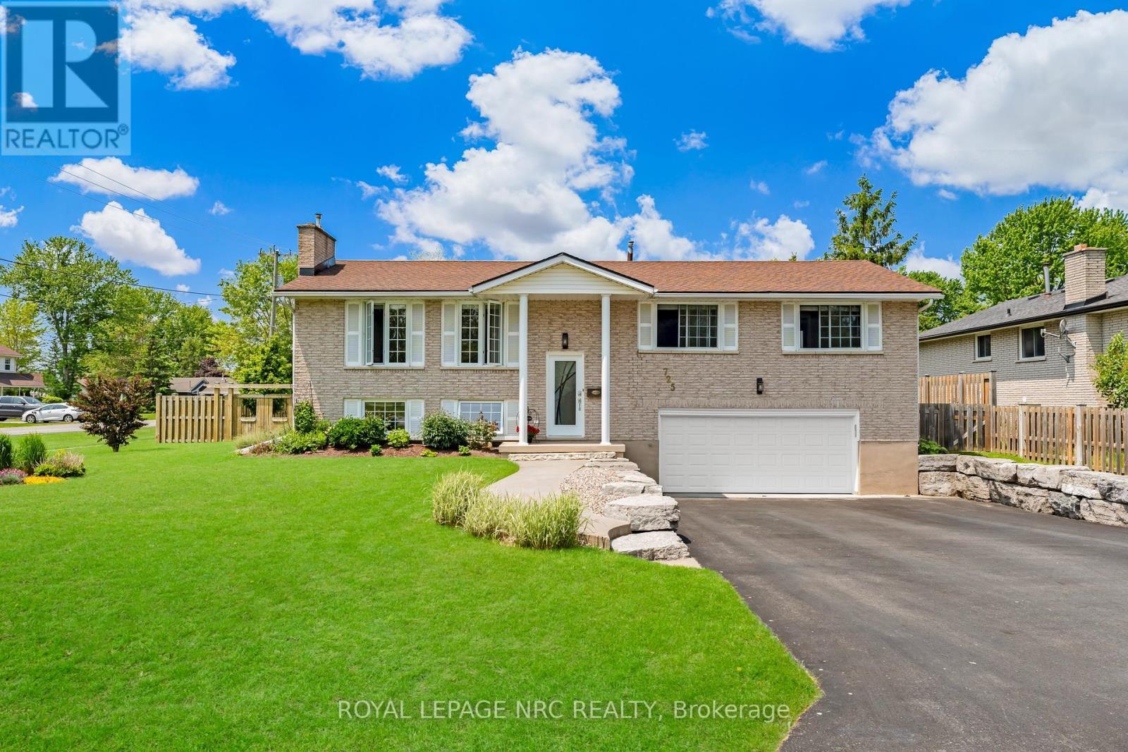 












725 PARKDALE AVENUE

,
Fort Erie (Crescent Park),




Ontario
L2A5B7

