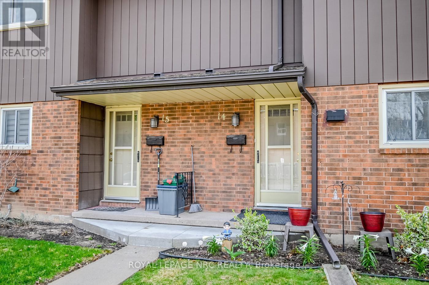 












14 - 64 FORSTER STREET

,
St. Catharines (Vine/Linwell),




Ontario
L2N6T5

