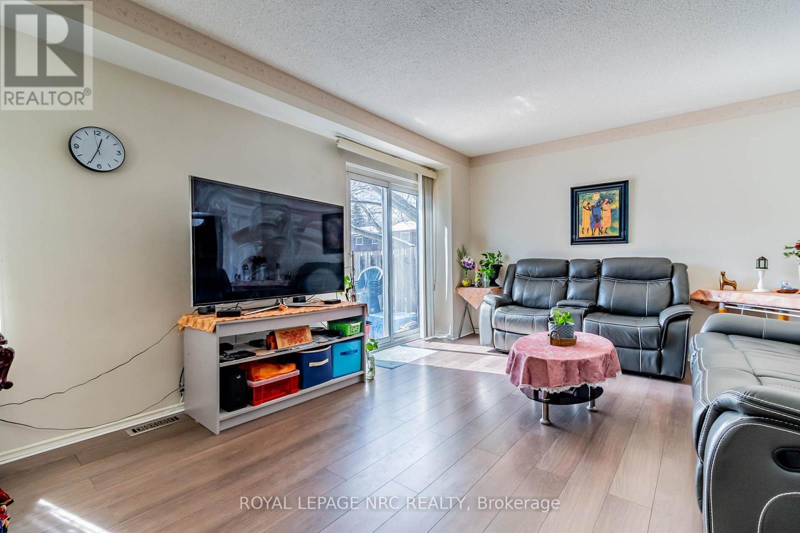 












14 - 64 FORSTER STREET

,
St. Catharines (Vine/Linwell),




Ontario
L2N6T5

