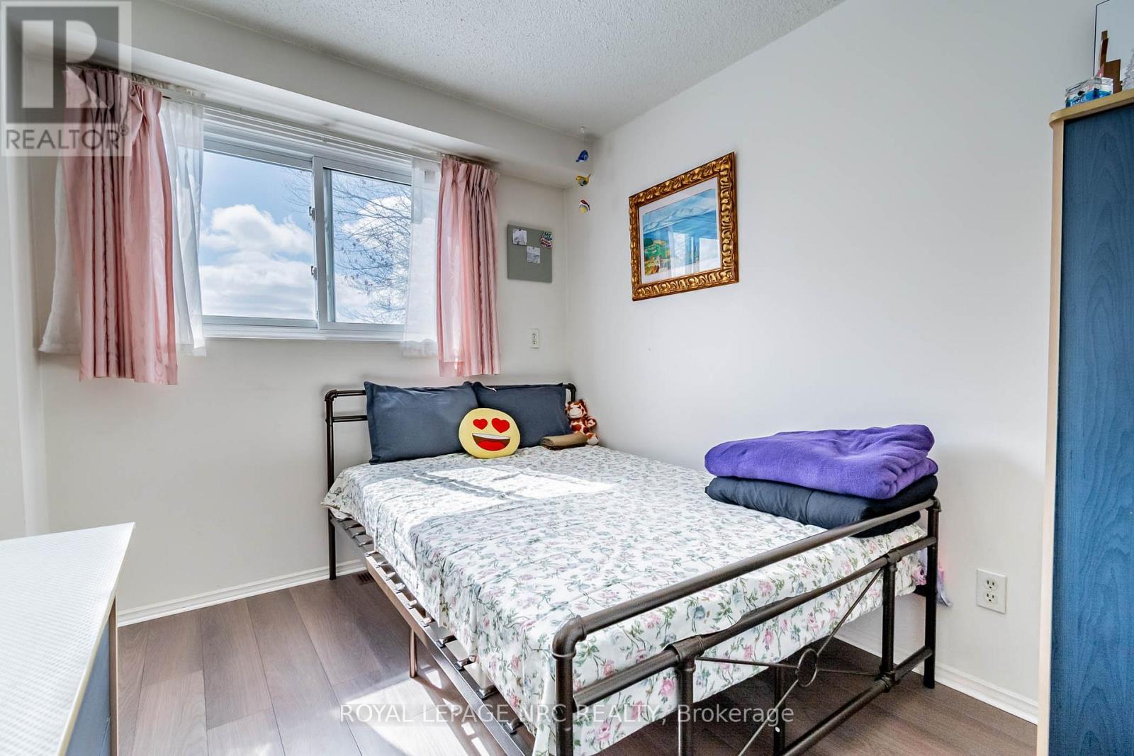 












14 - 64 FORSTER STREET

,
St. Catharines (Vine/Linwell),




Ontario
L2N6T5

