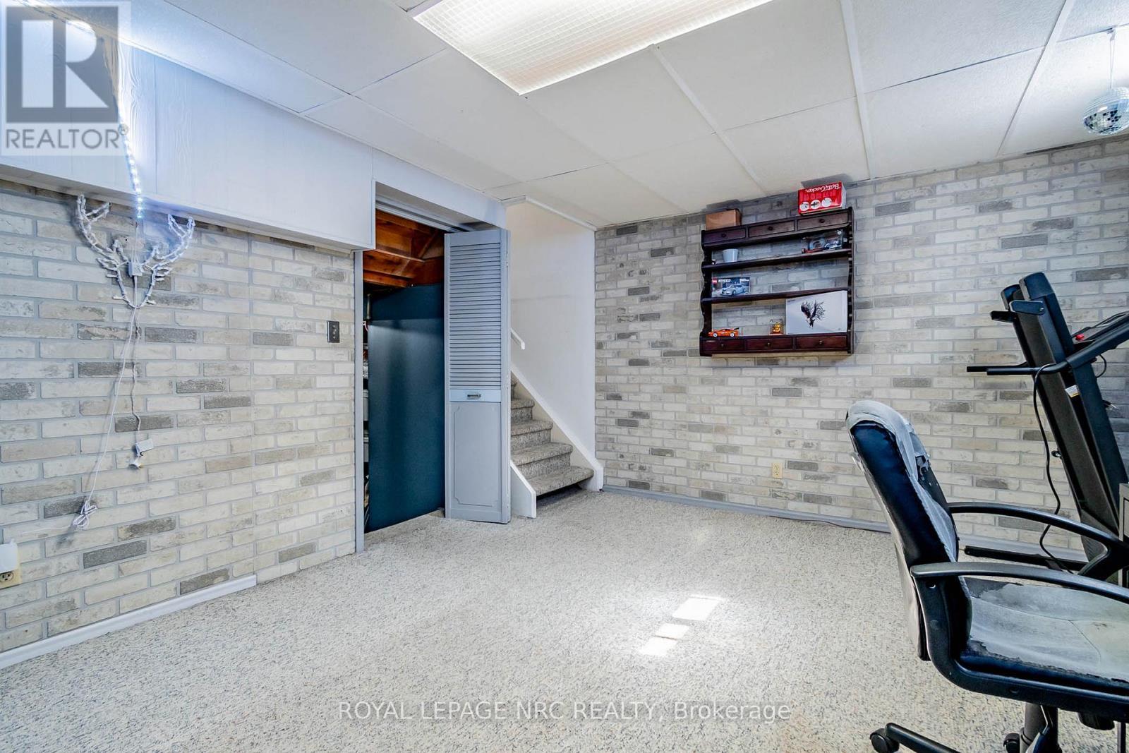 












14 - 64 FORSTER STREET

,
St. Catharines (Vine/Linwell),




Ontario
L2N6T5

