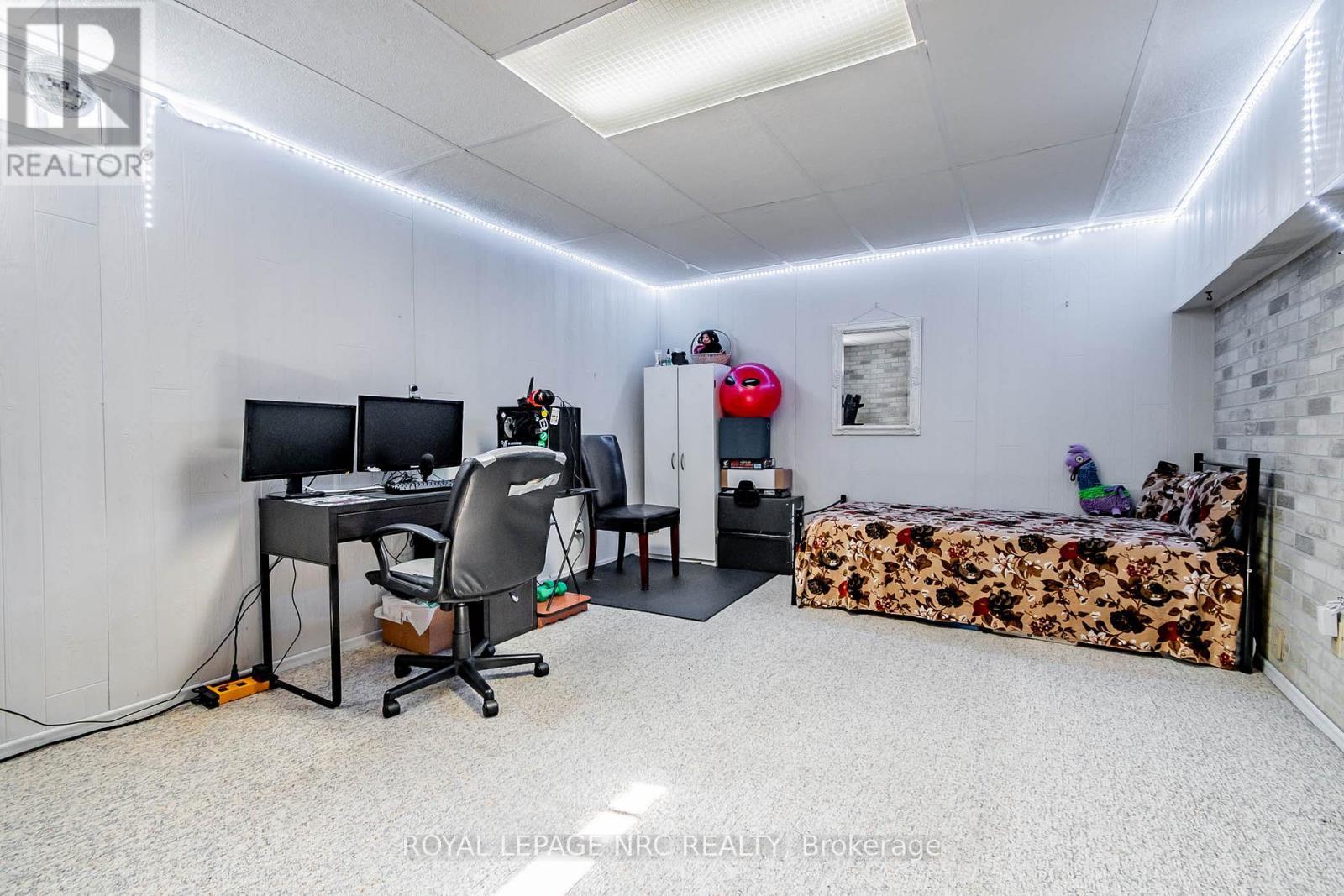 












14 - 64 FORSTER STREET

,
St. Catharines (Vine/Linwell),




Ontario
L2N6T5

