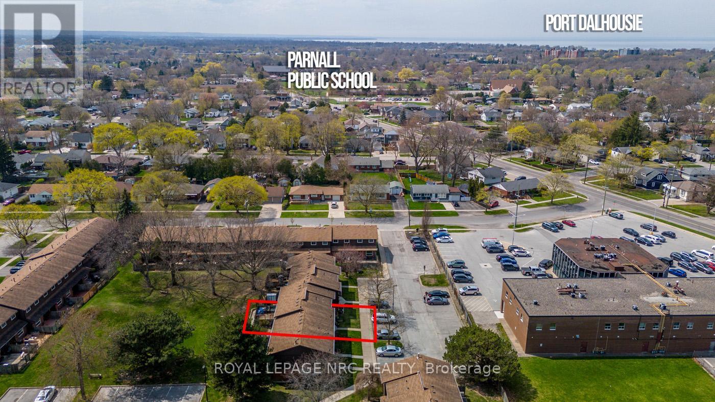 












14 - 64 FORSTER STREET

,
St. Catharines (Vine/Linwell),




Ontario
L2N6T5

