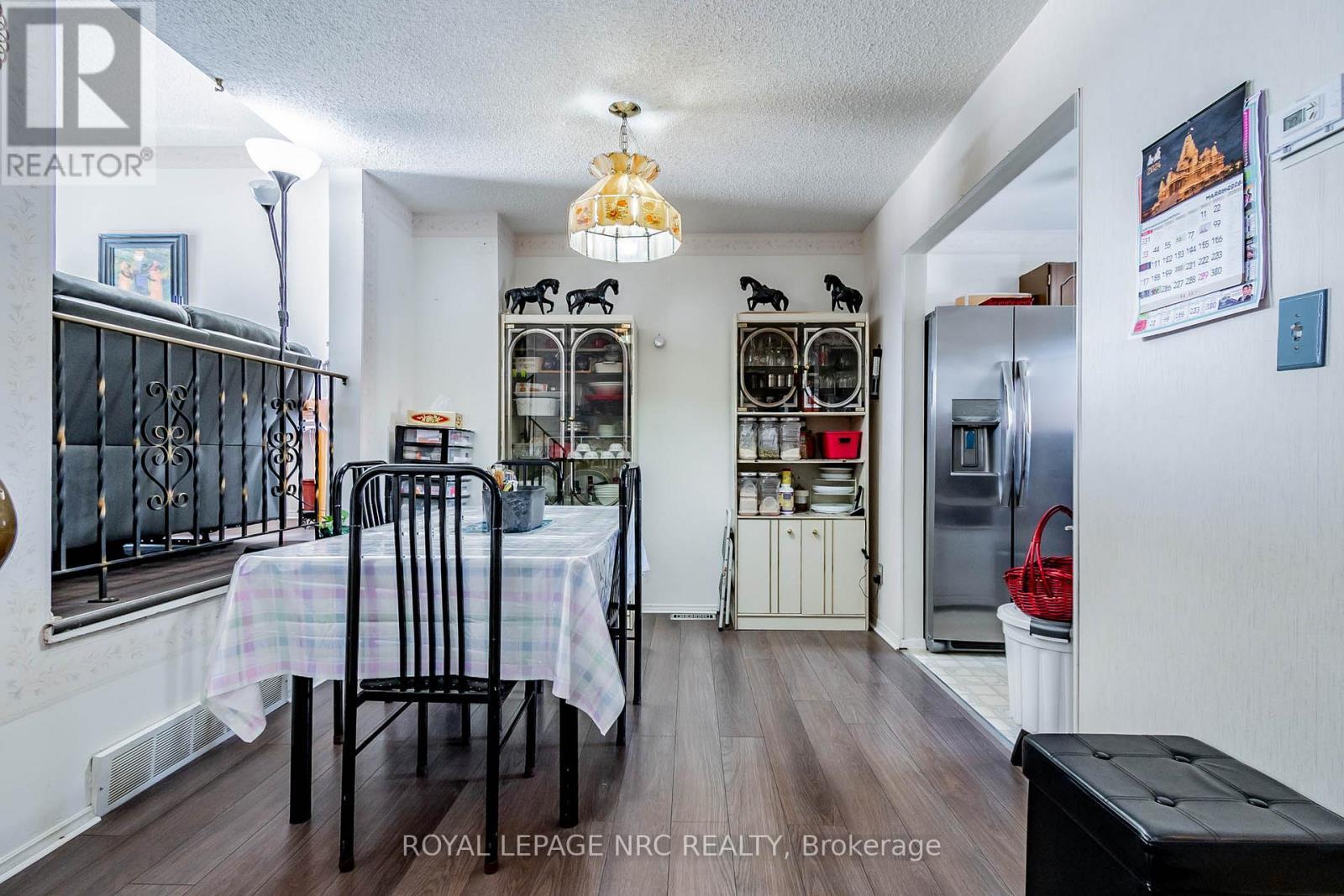 












14 - 64 FORSTER STREET

,
St. Catharines (Vine/Linwell),




Ontario
L2N6T5

