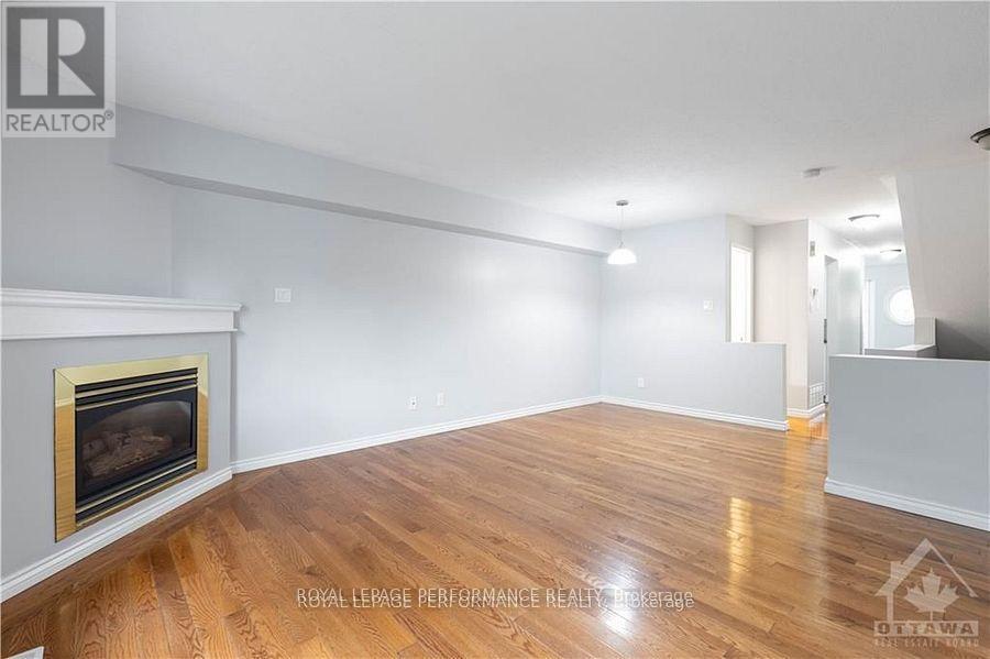 












10 - 1132 GABLEFIELD PRIVATE

,
Ottawa,




Ontario
K1J1E3

