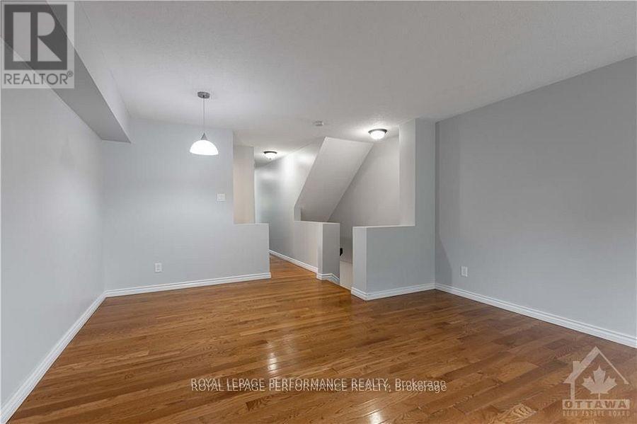 












10 - 1132 GABLEFIELD PRIVATE

,
Ottawa,




Ontario
K1J1E3


