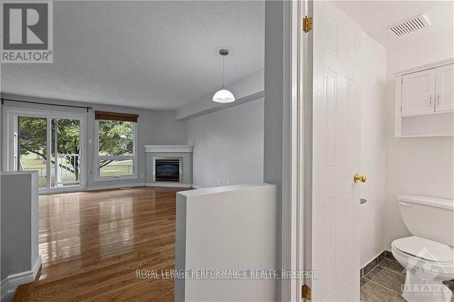 












10 - 1132 GABLEFIELD PRIVATE

,
Ottawa,




Ontario
K1J1E3

