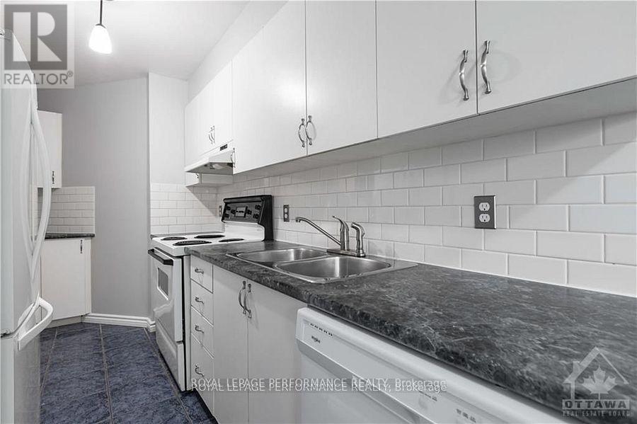 












10 - 1132 GABLEFIELD PRIVATE

,
Ottawa,




Ontario
K1J1E3

